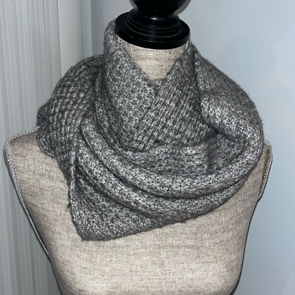 J Crew Gray Infinity Scarf excellent condition Wool Cashmere blend.  Super soft